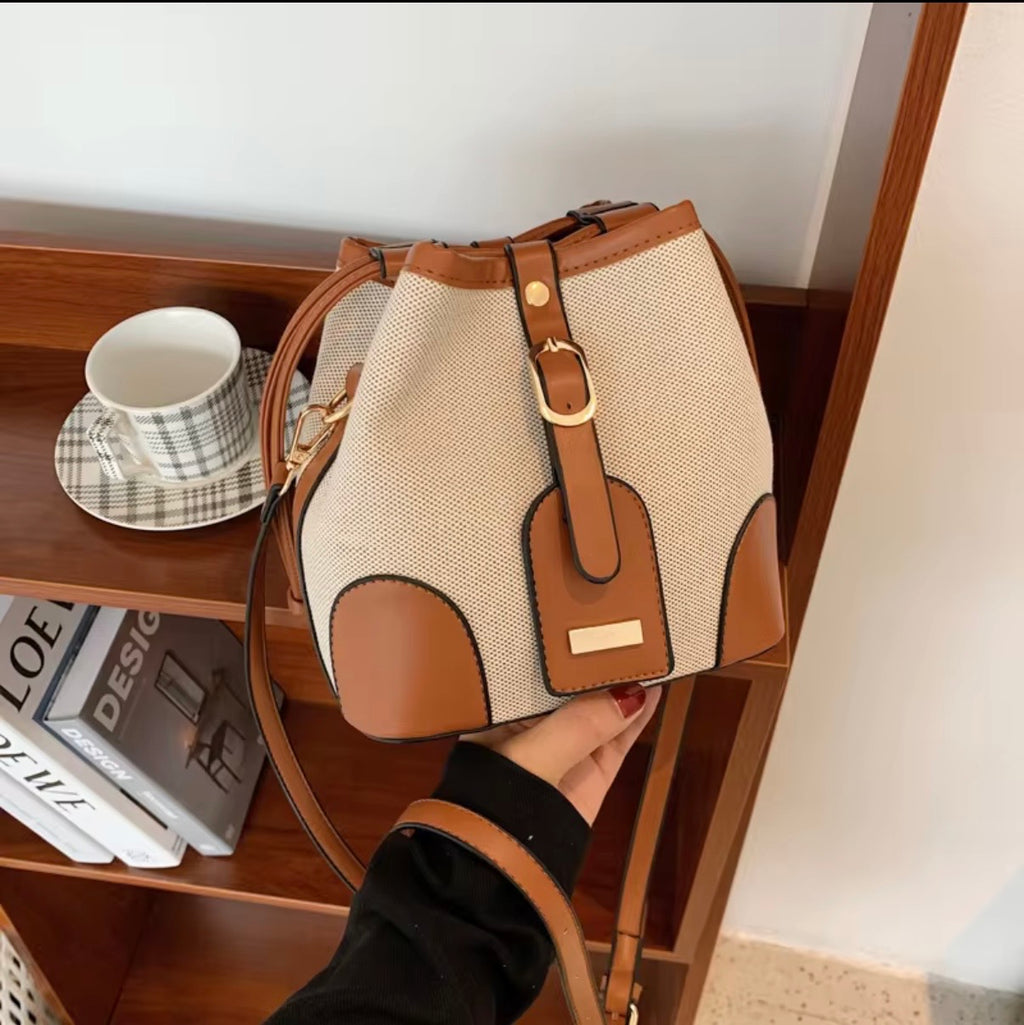 The Canvas Valentina