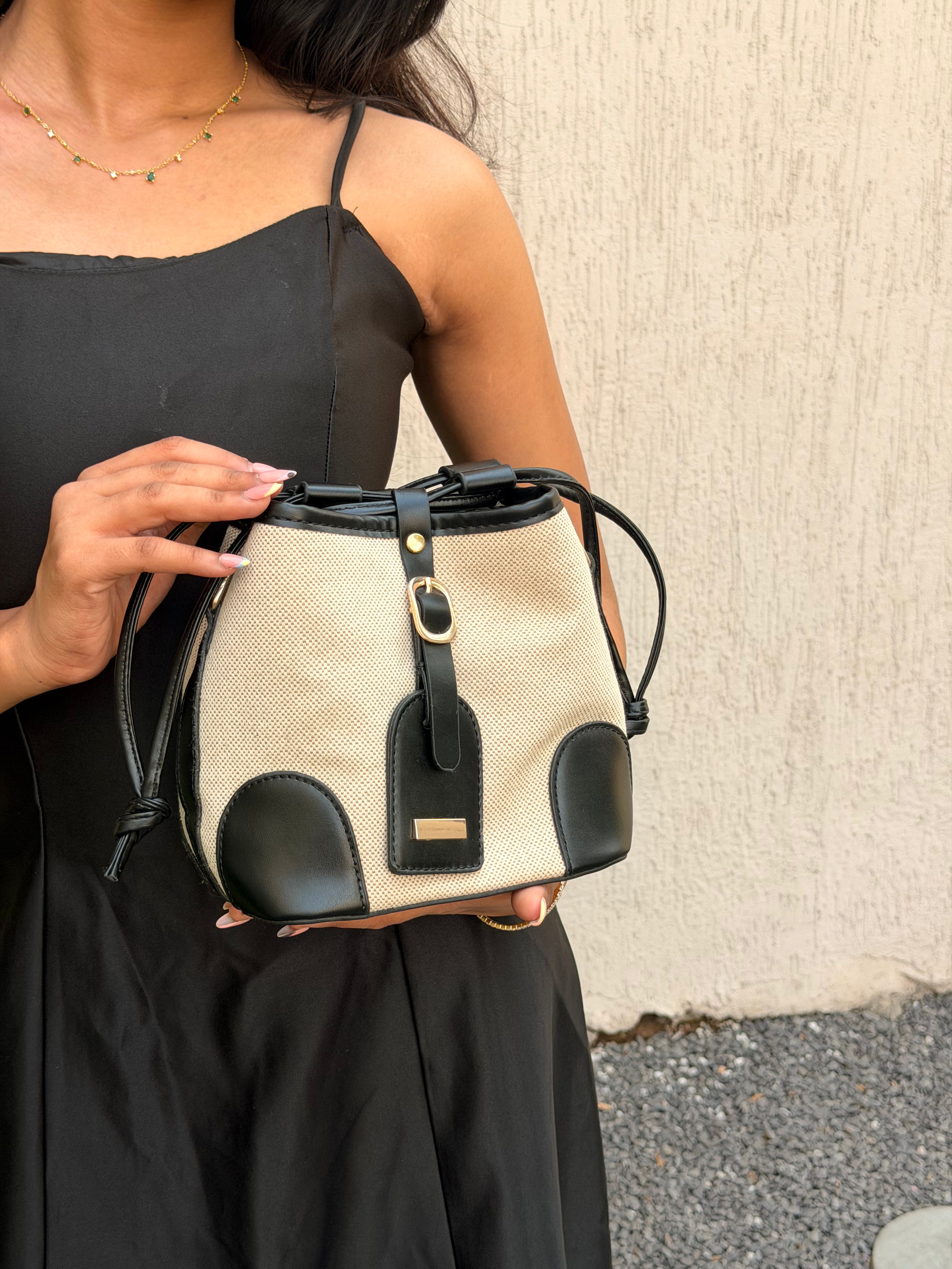 The Canvas Valentina